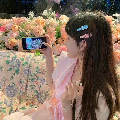 女孩海报