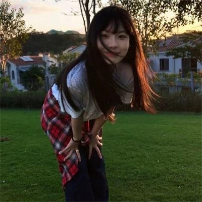 日掛中天海报